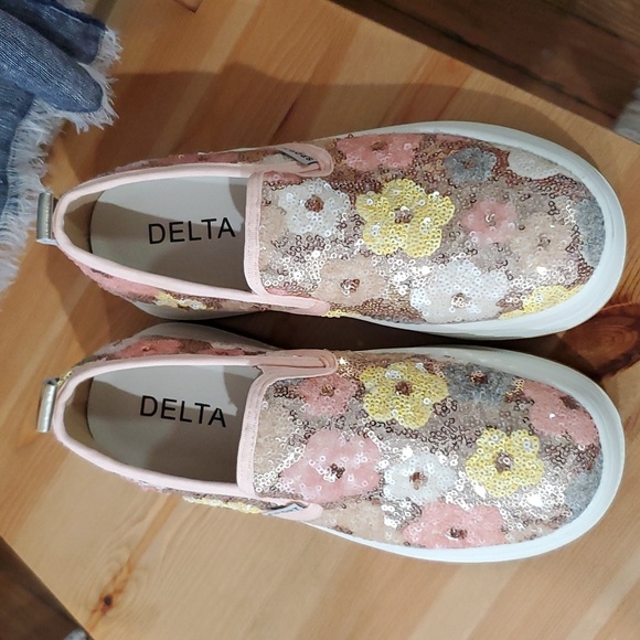 Sequin Sneakers - Picture 4 of 16